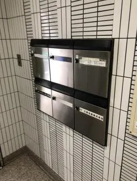 ミクラ西新宿ビルの外観