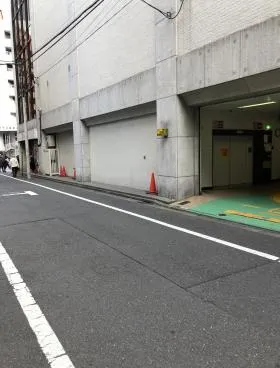 ミクラ西新宿ビルの外観
