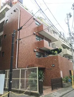 NOVA西新宿ビルの外観