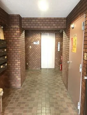 NOVA西新宿ビルの外観
