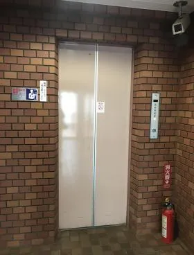 NOVA西新宿ビルの外観