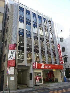 トーユー赤坂(本館)ビルの外観
