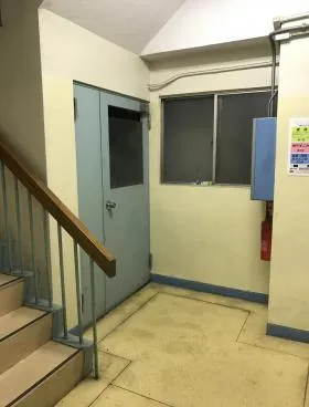 興亜第2マンションビルの外観
