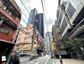 KDX西新宿ビルの外観