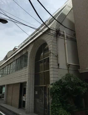 シンコービルの外観