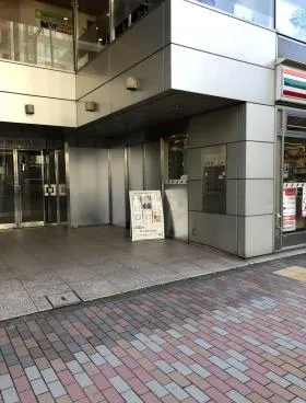 東京建物青山通り(旧:東信青山) ビルの外観
