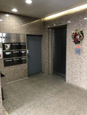 東京建物青山通り(旧:東信青山) ビルの外観