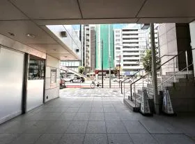 東京建物青山通り(旧:東信青山) ビルの外観