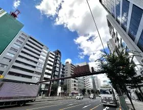 東京建物青山通り(旧:東信青山) ビルの外観
