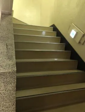 ニュー番衆ビルの外観