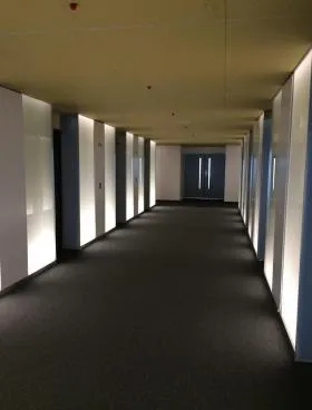 シーバンスN館ビルの外観