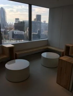 シーバンスN館ビルの外観