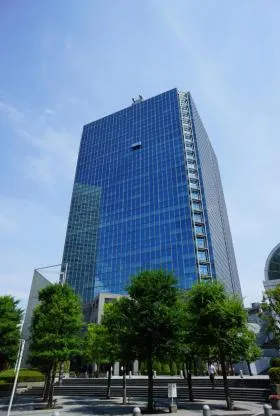 シーバンスN館ビルの外観