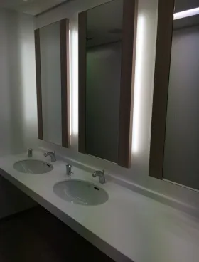 CSタワーの外観