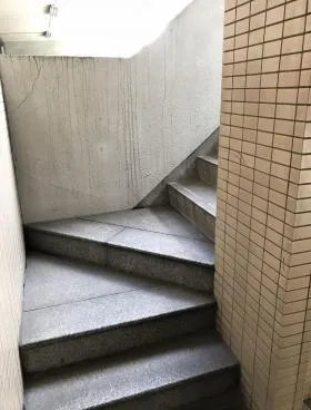 高丸ビルの外観