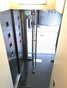 コンワセンタービルの外観