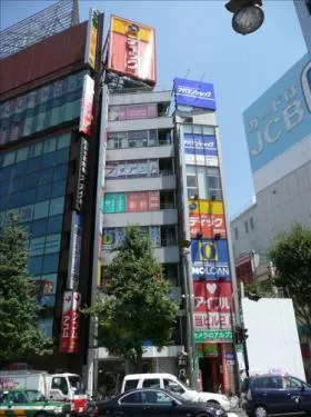 都里一(トリイチ)ビルの外観