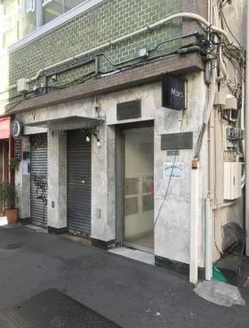新宿土地建物第3ビルの外観