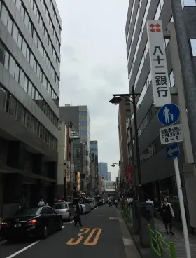 近三ビルの外観