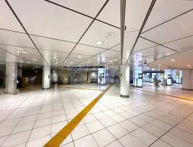 新宿三丁目駅（東京メトロ丸ノ内線・副都心線、都営新宿線）