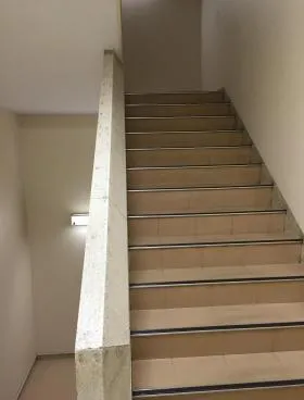 静銀ビルの外観