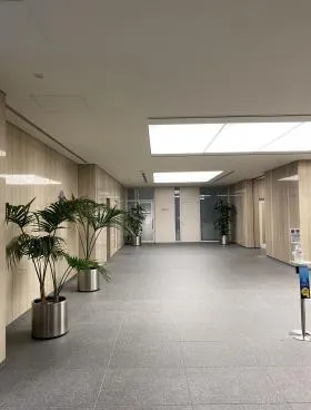祐真本館ビルの外観