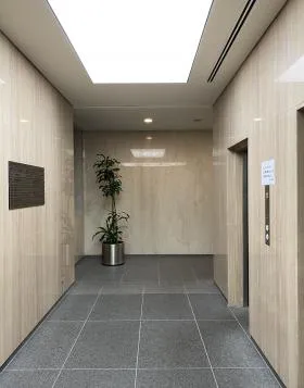 祐真本館ビルの外観