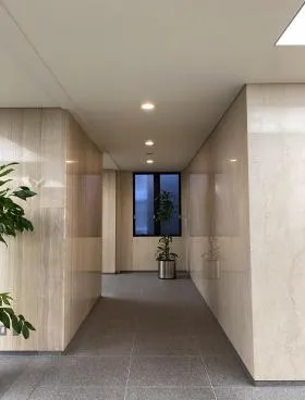 祐真本館ビルの外観