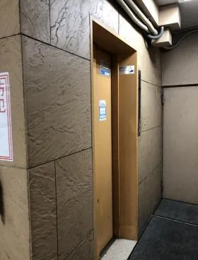 第1早川屋ビルの外観