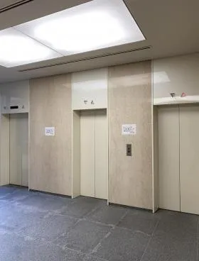 祐真新館ビルの外観