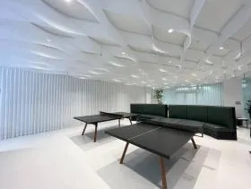 新青山ビル西館の外観