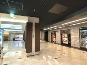 新青山ビル西館の外観
