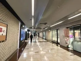 新青山ビル西館の外観