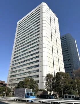 新青山ビル西館の外観