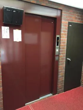 栄幸ビルの外観