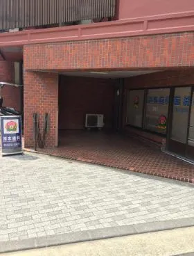 栄幸ビルの外観