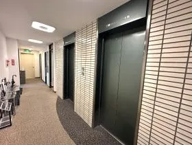 @WORK SHINJUKUGYOEN(旧:JESCO新宿御苑)ビルの外観