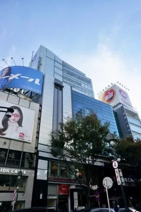 渋東シネタワービルの外観