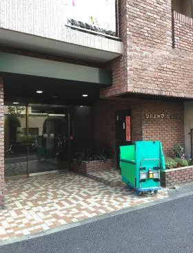 シルバーマンション新宿の外観