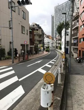 リレント新宿ビルの外観