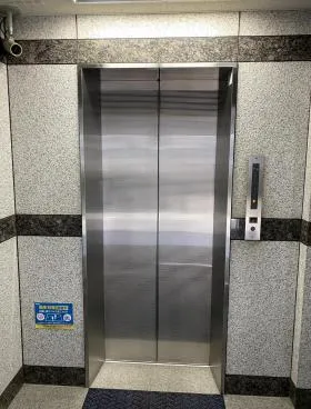 IDO新宿ビルの外観