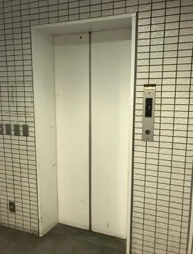 アソルティー新宿5丁目ビルの外観