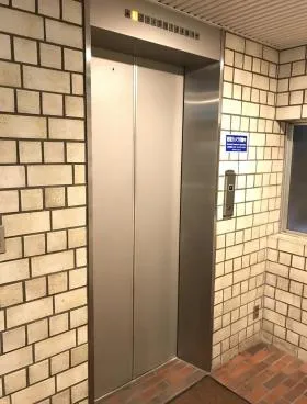 クレール六本木の外観