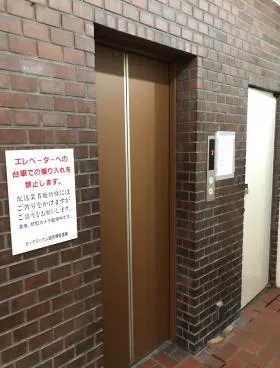 ゼックスパウム館の外観