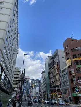 下条ビルの外観