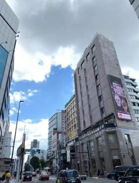 下条ビルの外観
