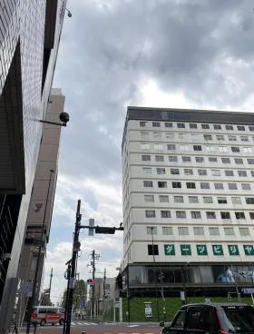 鶯(ウグイス)ビルの外観