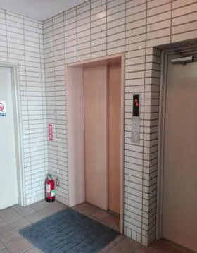 サンワット渡邊ビルの外観