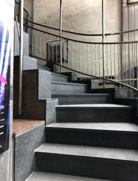 グレイト網ビルの外観