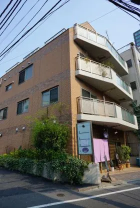六本木Eフラットビルの外観